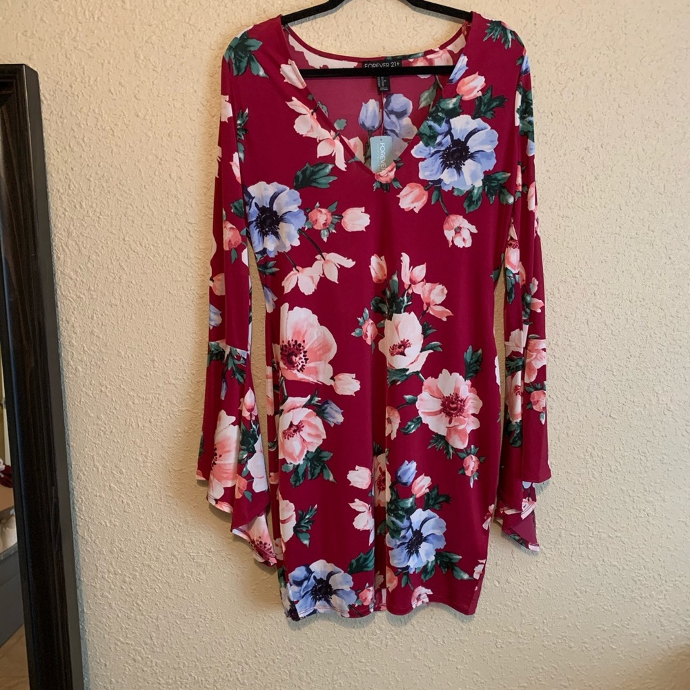 CUTE Forever 21 Bodycon dress with bell sleeves